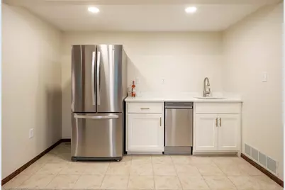 1404 Woodland Drive SW, Rochester, MN 55902 - Photo 59