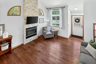 510 Lovell Ave, Roseville, MN 55113 - Photo 3