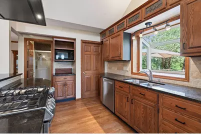 8840 River Heights Way, Inver Grove Heights, MN 55076 - Photo 11