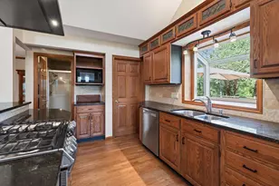 8840 River Heights Way, Inver Grove Heights, MN 55076 - Photo 11
