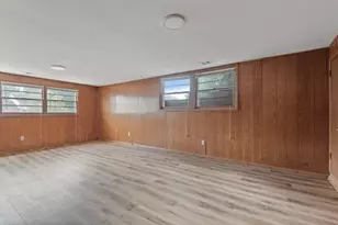 8542 Plymouth Ave N, Minneapolis, MN 55427 - Photo 9