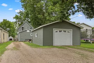 207 W Franklin St, Morristown, MN 55052 - Photo 3