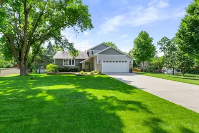 8204 Horizon Drive, Shakopee, MN 55379 - Photo 3