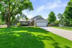 8204 Horizon Dr, Shakopee, MN 55379 - Photo 3