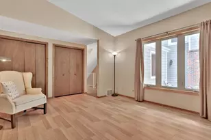 8286 Kingslee Rd, Bloomington, MN 55438 - Photo 15