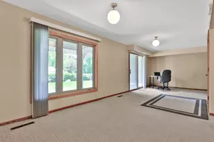 8286 Kingslee Rd, Bloomington, MN 55438 - Photo 25
