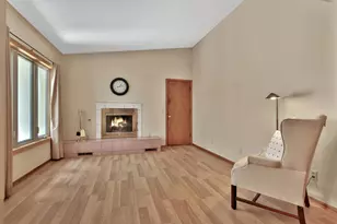 8286 Kingslee Rd, Bloomington, MN 55438 - Photo 13