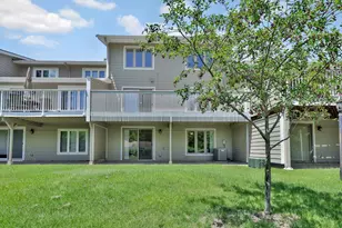 8286 Kingslee Rd, Bloomington, MN 55438 - Photo 33