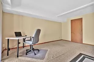 8286 Kingslee Rd, Bloomington, MN 55438 - Photo 29