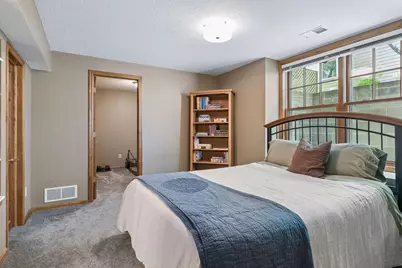 484 Laurel Avenue, Saint Paul, MN 55102 - Photo 35