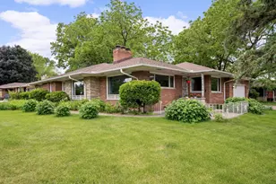 1495 County Road B2 W, Roseville, MN 55113 - Photo 1