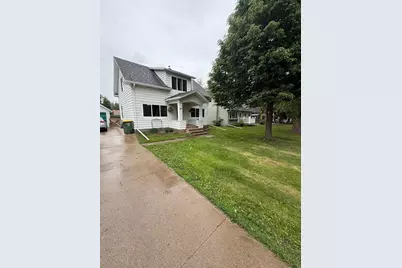 825 7th Street SW, Pipestone, MN 56164 - Photo 1