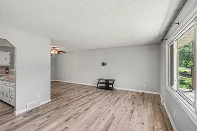 27835 Lavonne Street, New Prague, MN 56071 - Photo 5