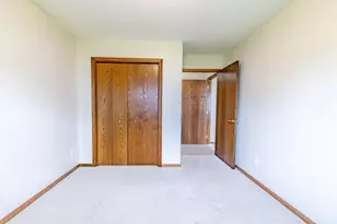 710 S 10th St, Bird Island, MN 55310 - Photo 17