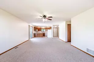 710 S 10th St, Bird Island, MN 55310 - Photo 9