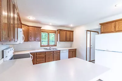 710 S 10th Street, Bird Island, MN 55310 - Photo 5