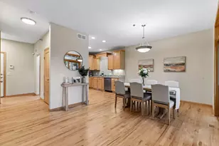 17721 Southridge Ct, Minnetonka, MN 55345 - Photo 9