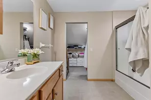 17721 Southridge Ct, Minnetonka, MN 55345 - Photo 19