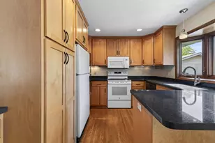 2352 Sioux Ct, New Brighton, MN 55112 - Photo 9