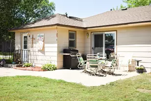 412 1st St NE, Menahga, MN 56464 - Photo 3