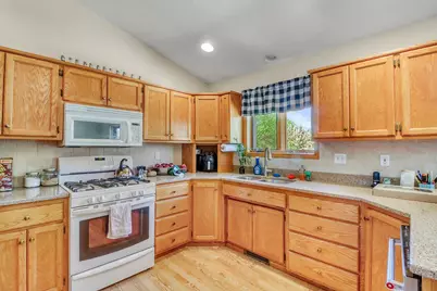 1701 33 1/2 Street S, Moorhead, MN 56560 - Photo 5
