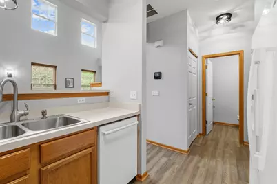 713 Cobblestone Way, Shakopee, MN 55379 - Photo 11