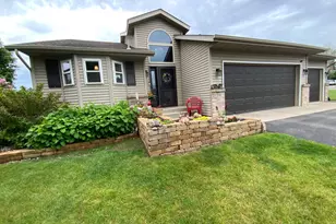 1281 Agate Ct, Sauk Rapids, MN 56379 - Photo 3