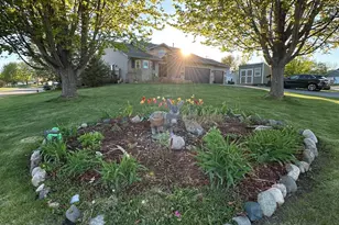 1281 Agate Ct, Sauk Rapids, MN 56379 - Photo 7