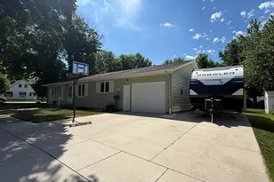 401 W Crawford St, Luverne, MN 56156 - Photo 5