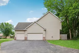 17123 Jonathan Ct, Lakeville, MN 55044 - Photo 3