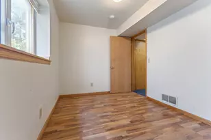 1320 Wilson Ave, Saint Paul, MN 55106 - Photo 9