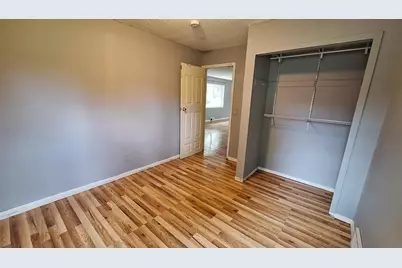 6609 W Broadway Avenue, Brooklyn Park, MN 55428 - Photo 5