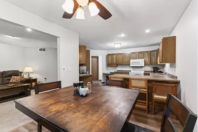 6710 Buckley Circle, Inver Grove Heights, MN 55076 - Photo 11