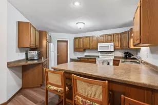 6710 Buckley Cir, Inver Grove Heights, MN 55076 - Photo 15