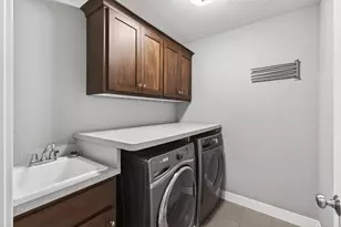 227 Sunnyridge Ln, Golden Valley, MN 55422 - Photo 55