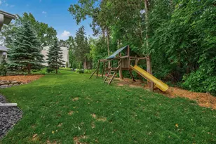 227 Sunnyridge Ln, Golden Valley, MN 55422 - Photo 59