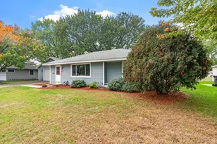 8940 Columbus Ave S, Bloomington, MN 55420 - Photo 3