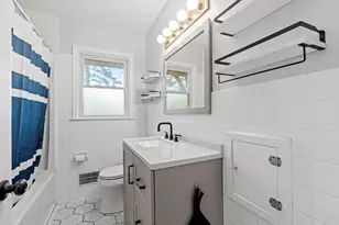8940 Columbus Ave S, Bloomington, MN 55420 - Photo 19