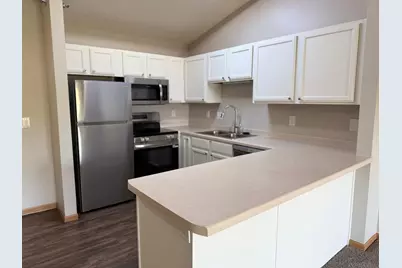 1321 Lake Drive W #329, Chanhassen, MN 55317 - Photo 5