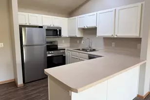 1321 Lake Dr W, Chanhassen, MN 55317 - Photo 5