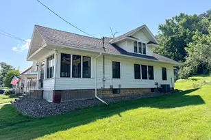 521 E 7th St, Red Wing, MN 55066 - Photo 3