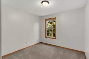 9771 Gable Dr, Eden Prairie, MN 55347 - Photo 25