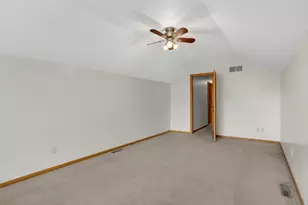 9771 Gable Dr, Eden Prairie, MN 55347 - Photo 27