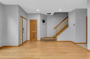 9771 Gable Dr, Eden Prairie, MN 55347 - Photo 9