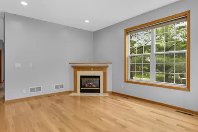 9771 Gable Drive, Eden Prairie, MN 55347 - Photo 7
