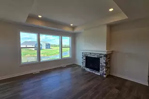 1587 Creekwood Dr, New Richmond, WI 54017 - Photo 15