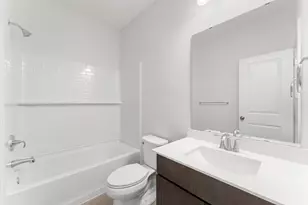 1587 Creekwood Dr, New Richmond, WI 54017 - Photo 13
