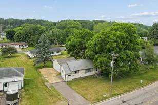 746 1st St, Glenwood City, WI 54013 - Photo 3