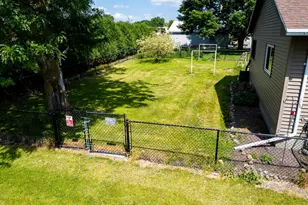 350 Thurman St, Wells, MN 56097 - Photo 3