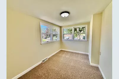 577 Glenbrook Avenue N, Oakdale, MN 55128 - Photo 5